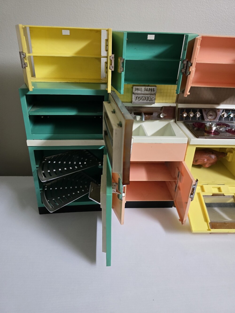 DeLux Reading 1960s Vintage Toy Dream Kitchen Set - Picture 2 of 16